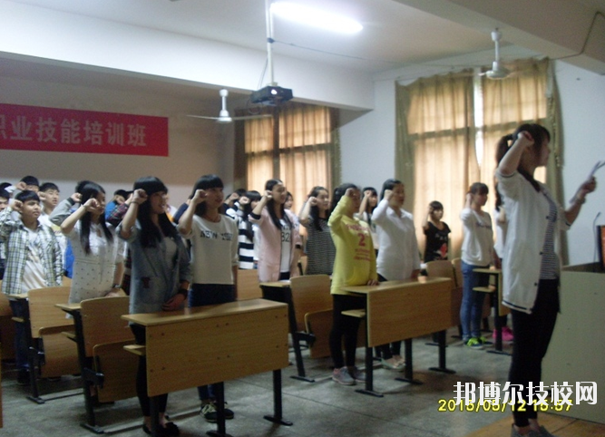 安源區(qū)職業(yè)中等專業(yè)學(xué)校2020年報(bào)名條件、招生要求、招生對(duì)象