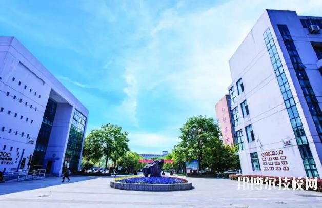 衢州工程技術(shù)學(xué)校2020年報名條件、招生要求、招生對象