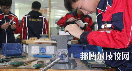 蘭州電子工業(yè)學校2020年學費、收費多少