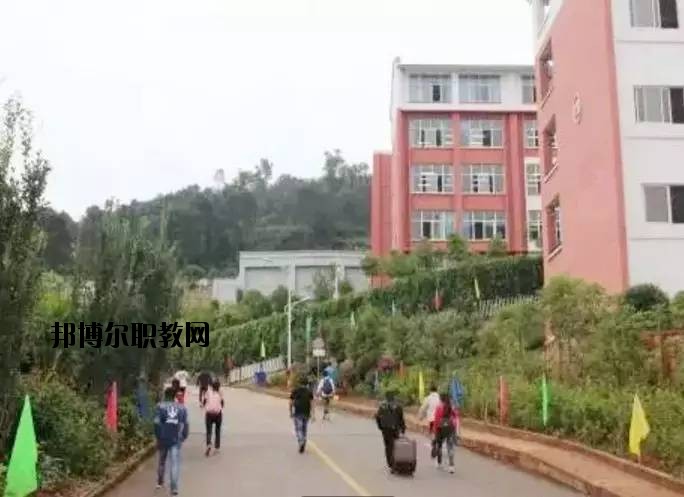 祿勸職業(yè)高級中學(xué)怎么樣、好不好