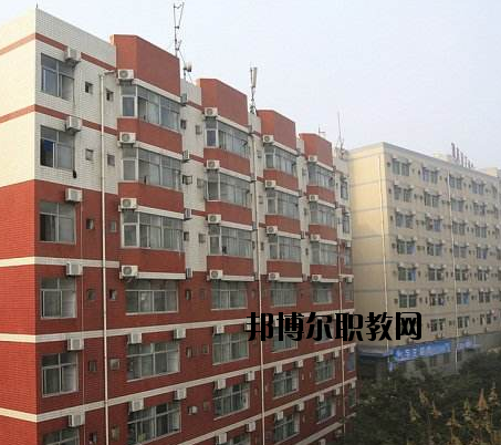 重慶機(jī)電工業(yè)學(xué)校2020年報(bào)名條件、招生要求、招生對(duì)象