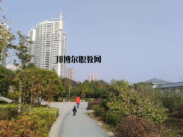 蓮花職業(yè)技術(shù)學校2020年報名條件、招生要求、招生對象
