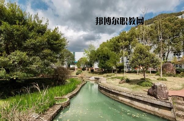 永嘉縣職業(yè)中學(xué)2020年招生辦聯(lián)系電話(huà)