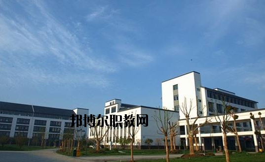 蘇州吳中技工學校2020年報名條件、招生要求、招生對象