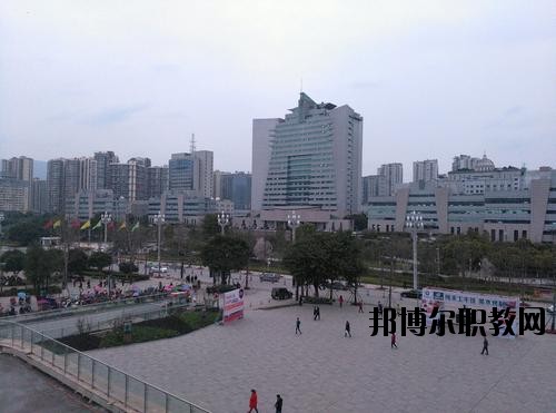 達(dá)州中醫(yī)學(xué)校2020年報(bào)名條件、招生要求、招生對象