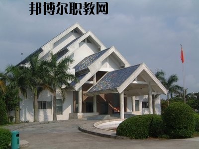 曲靖羅平職業(yè)技術(shù)學(xué)校2020年報名條件、招生要求、招生對象