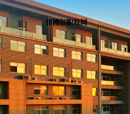 新鄉(xiāng)職業(yè)教育中心2021年報(bào)名條件、招生對(duì)象