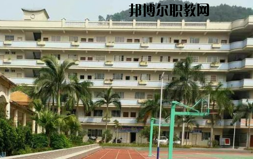 防城港理工職業(yè)學(xué)校2020年報(bào)名條件、招生要求、招生對(duì)象