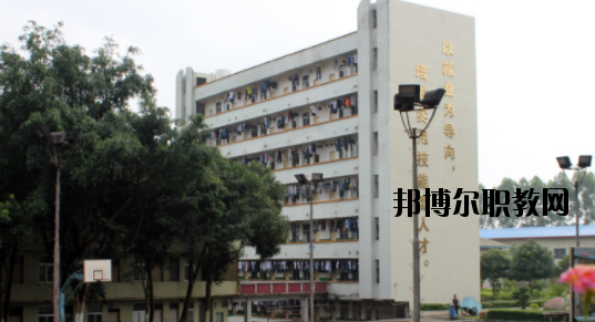 廣西梧州商貿(mào)學(xué)校2020年報(bào)名條件、招生要求、招生對(duì)象 