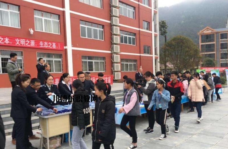 錦屏中等職業(yè)技術(shù)學(xué)校2020年報(bào)名條件、招生要求、招生對象