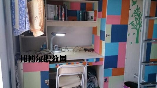 通?？h職業(yè)高級中學住宿條件