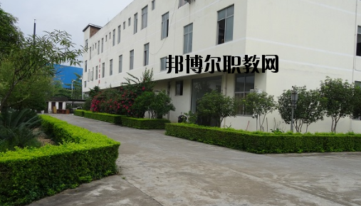 廣西玉林畜牧獸醫(yī)學(xué)校2020年報(bào)名條件、招生要求、招生對(duì)象 