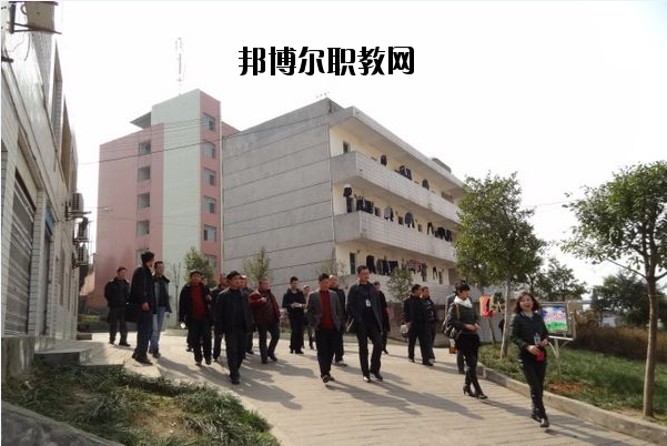 古藺縣大村職業(yè)中學校2020年報名條件、招生要求、招生對象