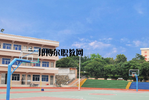 東莞汽車技術(shù)學(xué)校2020年報(bào)名條件、招生要求、招生對象