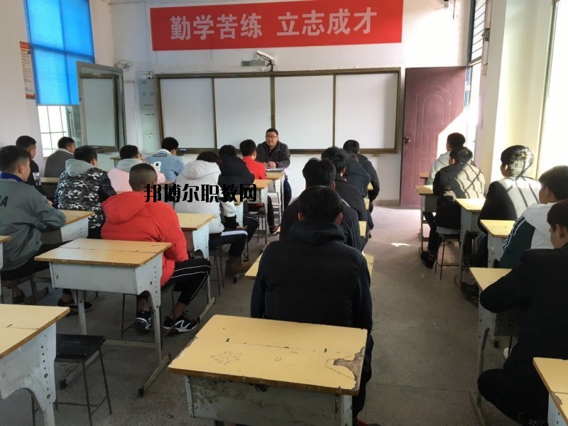 銅鼓縣職業(yè)中專學(xué)校2020年報名條件、招生要求、招生對象