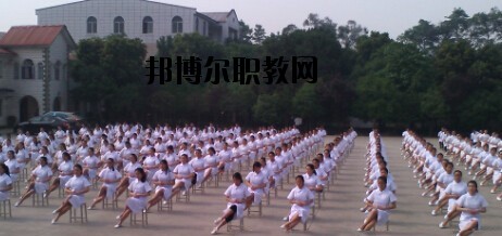四川紅十字衛(wèi)生學(xué)校2020年報名條件、招生要求、招生對象