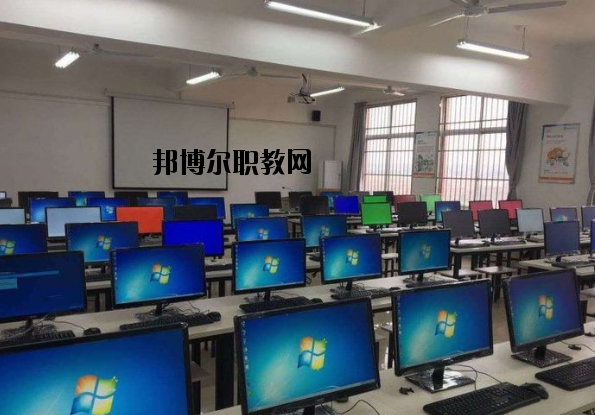 安義職業(yè)技術(shù)學(xué)校2020年報名條件、招生要求、招生對象