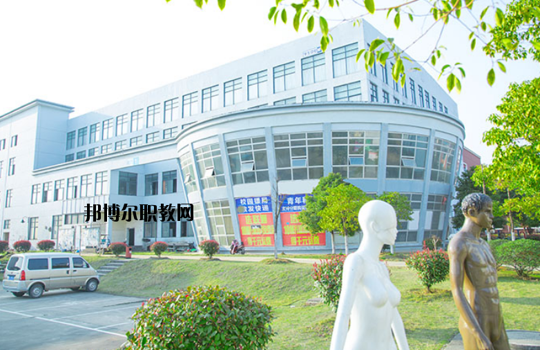 南昌運輸職業(yè)技術學校2020年招生辦聯系電話