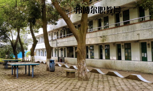 柳州汽車運(yùn)輸技工學(xué)校2020年報(bào)名條件、招生要求、招生對(duì)象