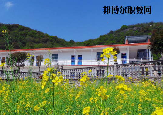 景德鎮(zhèn)傳統(tǒng)文化職業(yè)學(xué)校2020年報名條件、招生要求、招生對象
