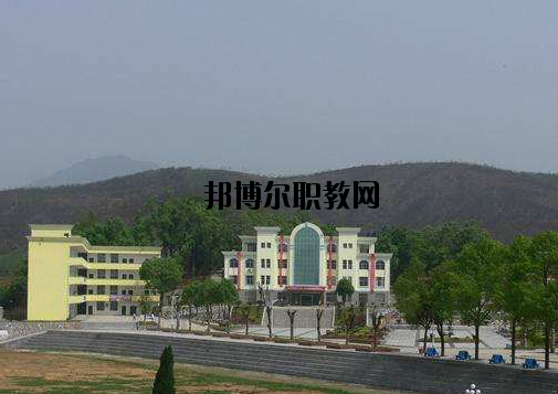 萍鄉(xiāng)武功山中等專業(yè)學(xué)校2020年報名條件、招生要求、招生對象