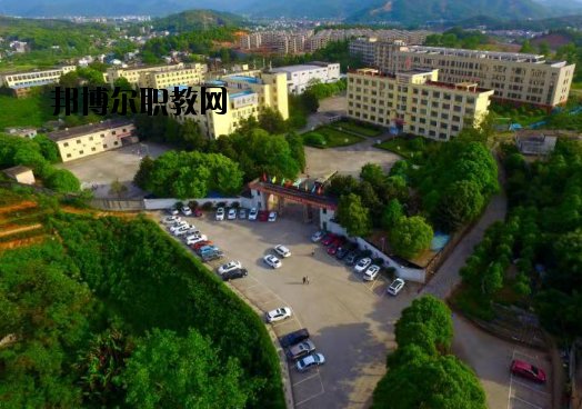 萍鄉(xiāng)工業(yè)中等專業(yè)學(xué)校怎么樣、好不好