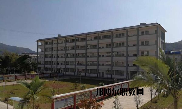 孟連縣職業(yè)高級(jí)中學(xué)2020年報(bào)名條件、招生要求、招生對(duì)象