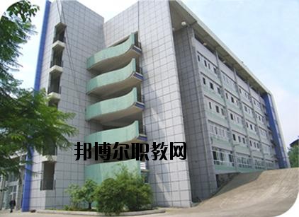 東興區(qū)東方科技職業(yè)技術(shù)學校2020年報名條件、招生要求、招生對象