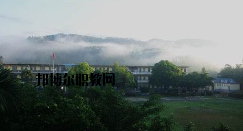 東興中等職業(yè)技術(shù)學(xué)校2020年報(bào)名條件、招生要求、招生對(duì)象 