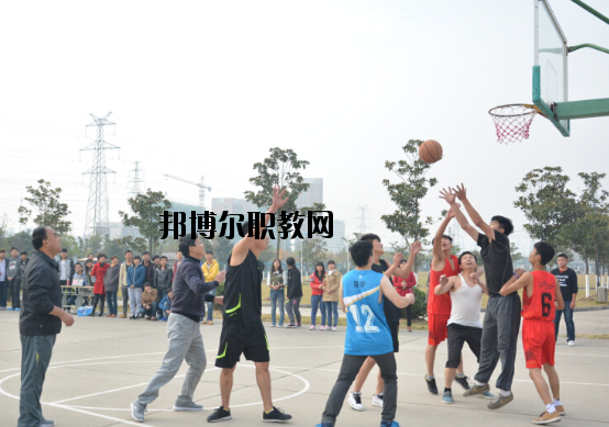 合肥市公交技工學(xué)校2022年報(bào)名條件、招生要求、招生對(duì)象