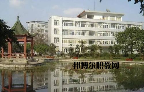 宜賓商業(yè)職業(yè)中等專業(yè)學(xué)校2020年報(bào)名條件、招生要求、招生對象