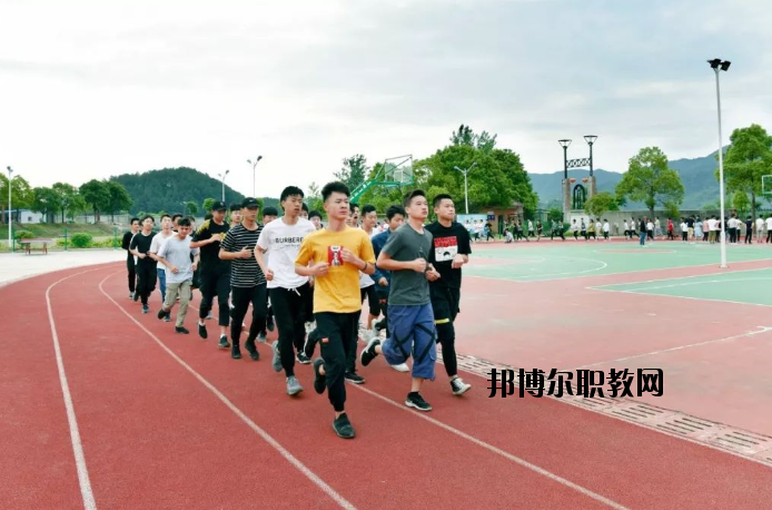 九江廬山西海藝術(shù)學(xué)校2020年報名條件、招生要求、招生對象