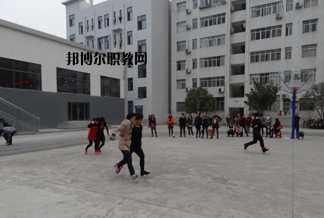 ?？德毥讨行膶W(xué)校怎么樣、好不好