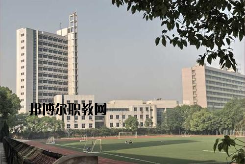 南充工業(yè)職業(yè)技術學校2020年報名條件、招生要求、招生對象