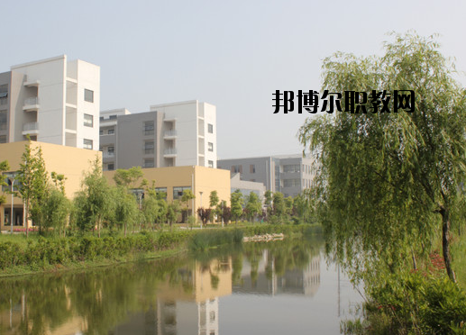 蕪湖師范學(xué)校2020年報(bào)名條件、招生要求、招生對象