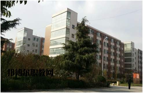 鄭州中原中等專業(yè)學校2021年報名條件、招生要求、招生對象