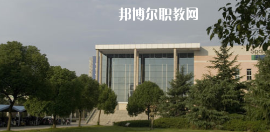 崇左八桂城市中等職業(yè)技術(shù)學(xué)校2020年報(bào)名條件、招生要求、招生對(duì)象