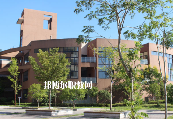 黃山東華技工學(xué)校2020年報名條件、招生要求、招生對象