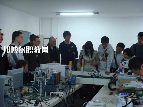 瀘州化工廠(chǎng)技工學(xué)校2020年報(bào)名條件、招生要求、招生對(duì)象