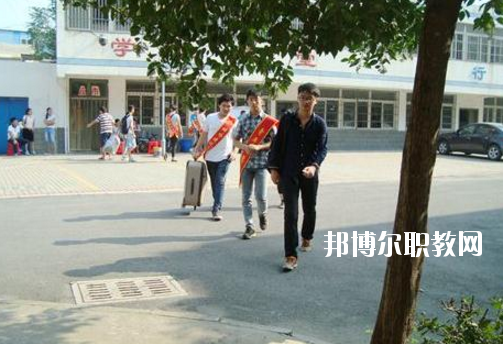合肥商貿(mào)職業(yè)學(xué)校2020年報(bào)名條件、招生要求、招生對象