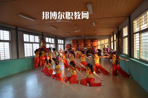 新蔡職業(yè)中等專業(yè)學(xué)校2021年報名條件、招生要求、招生對象