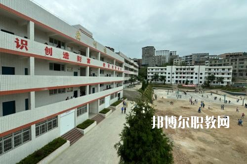 平昌縣職業(yè)中學2020年報名條件、招生要求、招生對象