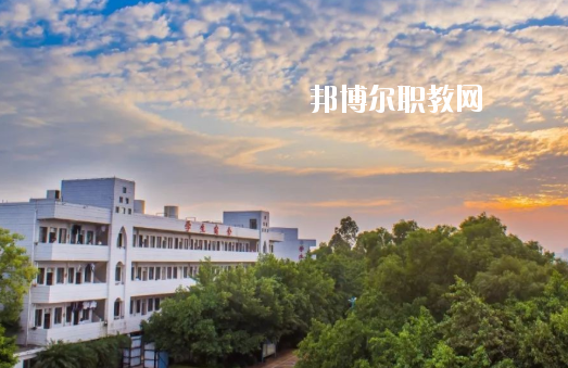 廣州市南沙區(qū)嶺東職業(yè)技術(shù)學(xué)校2020年報(bào)名條件、招生要求、招生對象