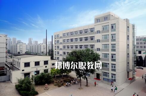 南陽經(jīng)濟貿(mào)易學(xué)校2021年報名條件、招生要求、招生對象