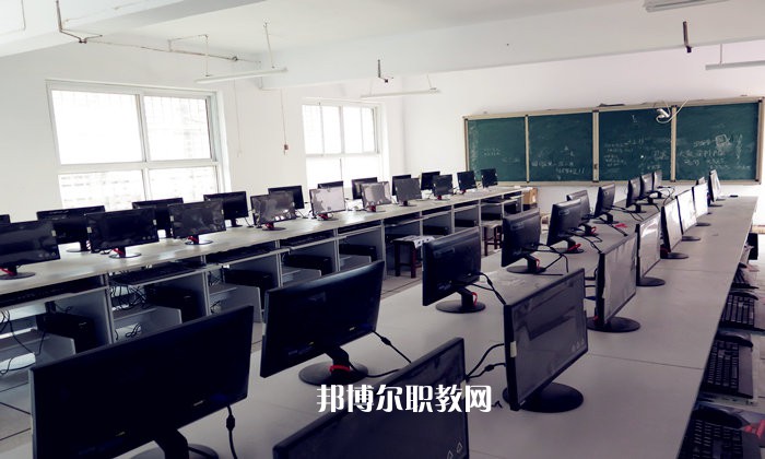 ?？h職業(yè)中等專業(yè)學(xué)校2021年招生辦聯(lián)系電話