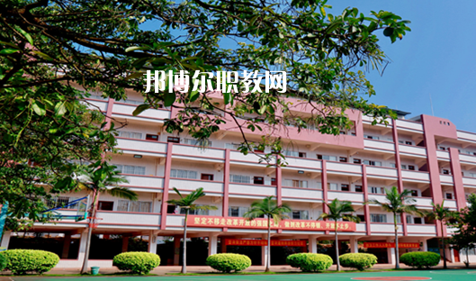 肇慶廣寧衛(wèi)生中等職業(yè)技術(shù)學(xué)校2021年報名條件、招生要求、招生對象
