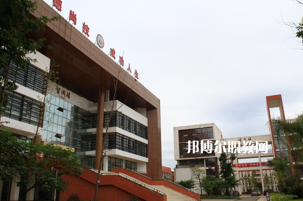 重慶開縣巨龍中等職業(yè)技術(shù)學校2021年報名條件、招生要求、招生對象