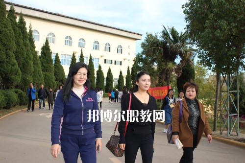 勐?？h職業(yè)高級(jí)中學(xué)2021年報(bào)名條件、招生要求、招生對(duì)象