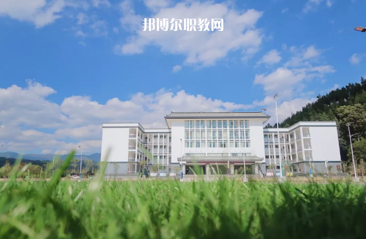 澄江縣職業(yè)高級(jí)中學(xué)2021年報(bào)名條件、招生要求、招生對(duì)象