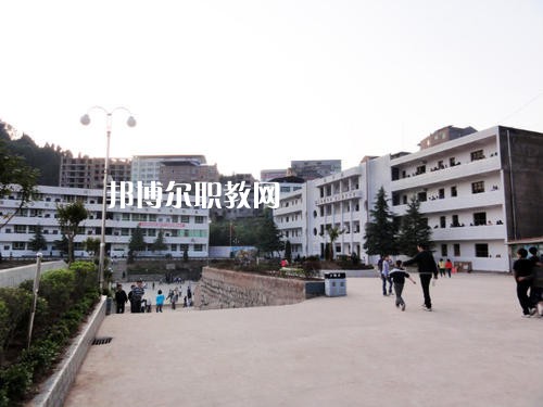 通海縣職業(yè)高級(jí)中學(xué)2021年招生錄取分?jǐn)?shù)線(xiàn)